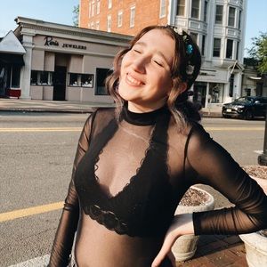 Meet your Posher, Hayley